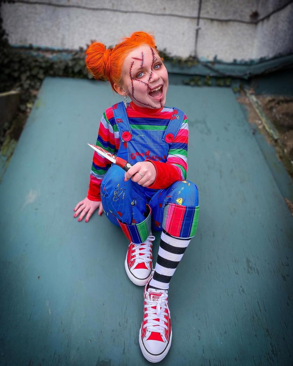 À seulement 8 ans, elle recrée des scènes de films d’horreur sur son compte Instagram