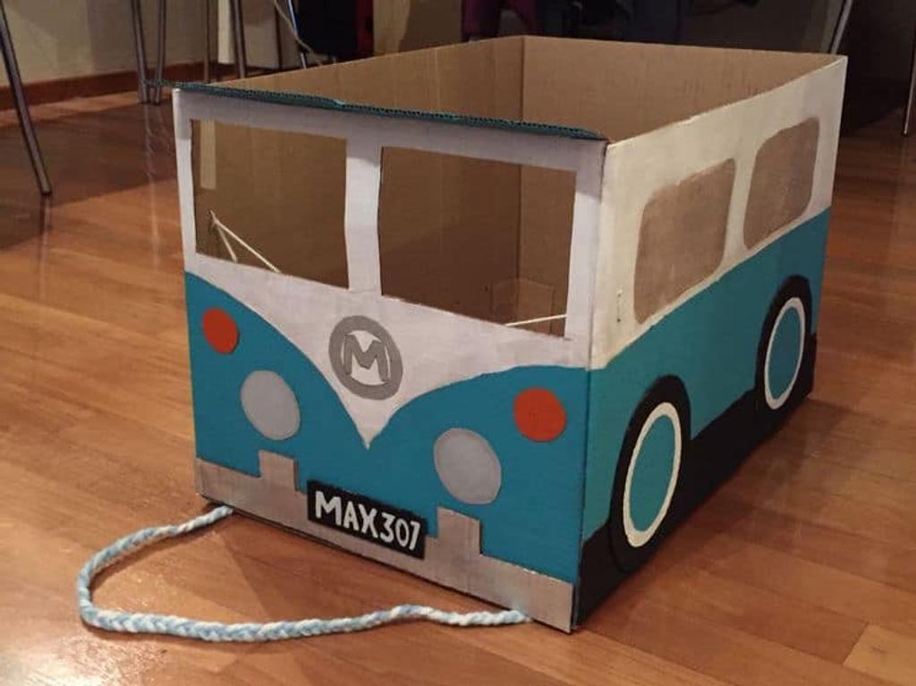 12 idées de véhicules en carton pour les enfants
