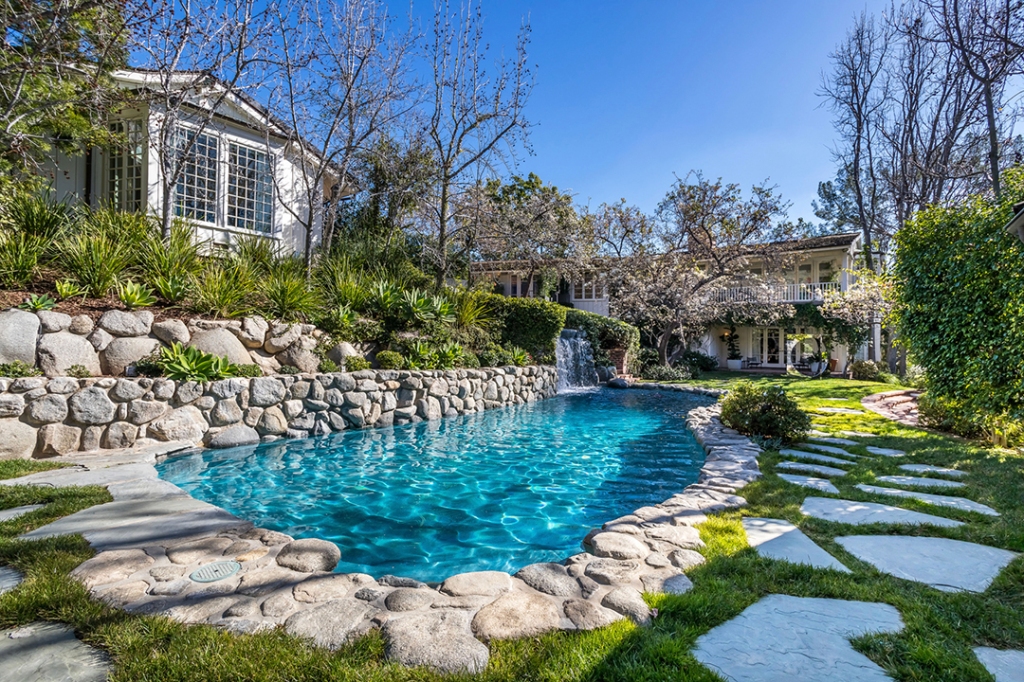 L'acteur Jim Carrey baisse le prix de vente de sa superbe demeure de Los Angeles