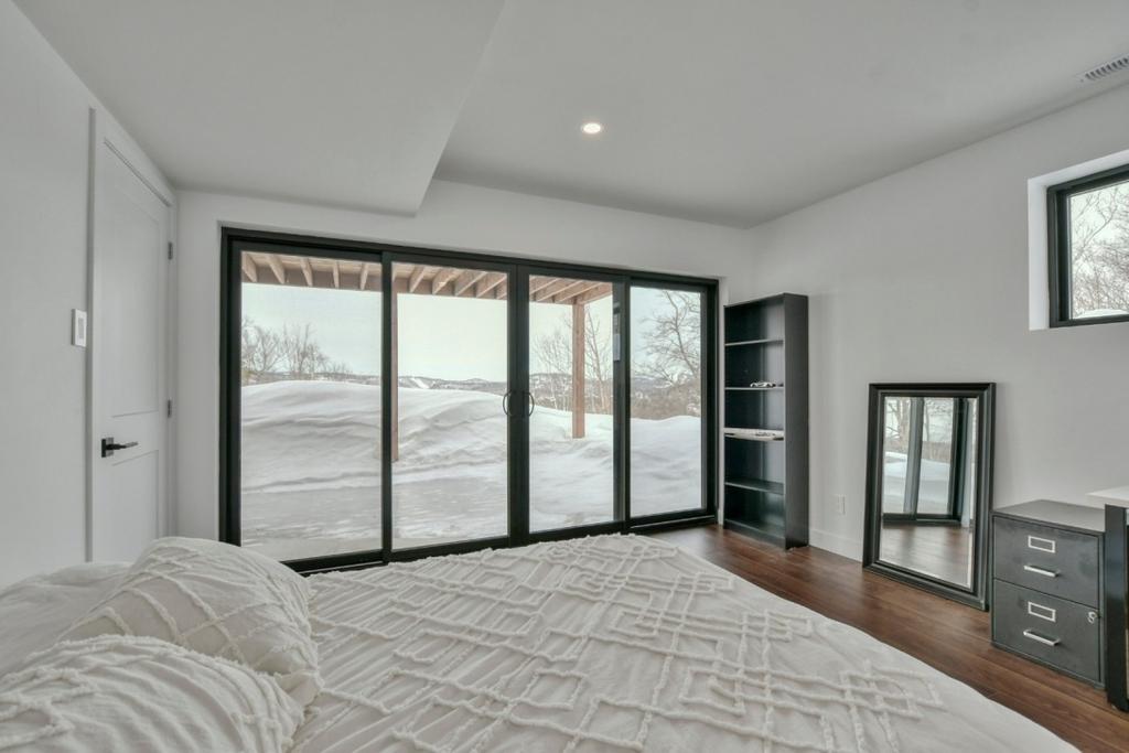 Un intérieur lumineux, une cuisine de rêve, 2 magnifiques salles de bain et un emplacement parfait pour les amateurs de ski 