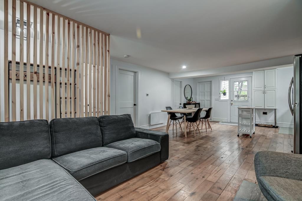 Petit cottage superbement rénové à 219 000$: une belle aubaine à moins d'1 hr de Montréal