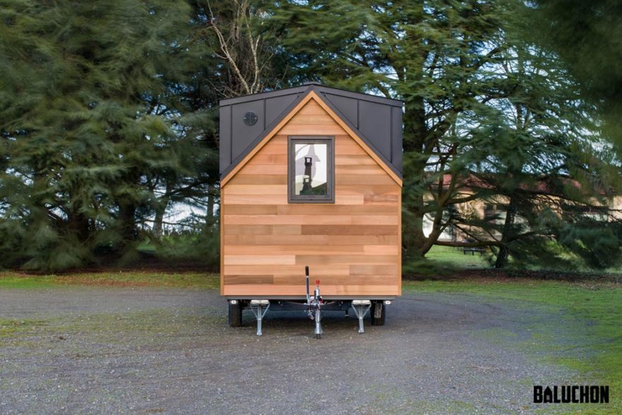 Habiteriez-vous cette toute petite maison qui repose sur une remorque d'à peine 3 mètres?