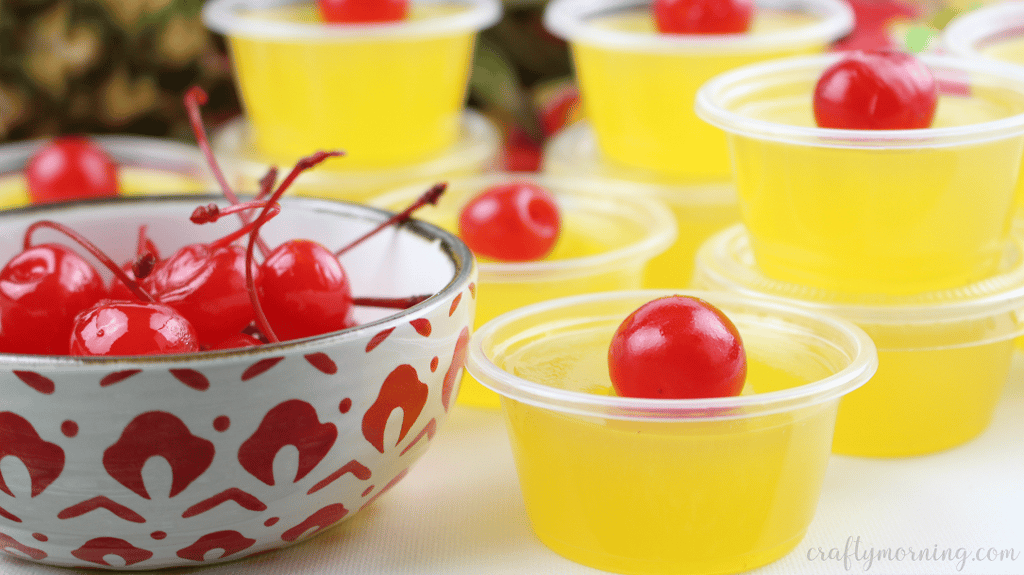 Une gâterie pour adultes à saveur d’été: les Jello Shots au Piña Colada!