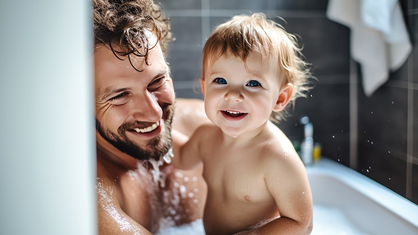 Quand les parents devraient-ils arrêter de prendre un bain avec leur enfant?