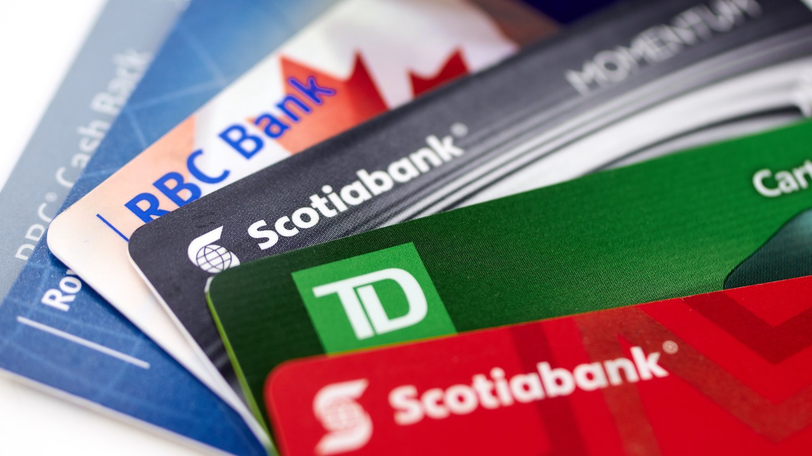 15% plus de dette par carte de crédit pour les canadiens! 