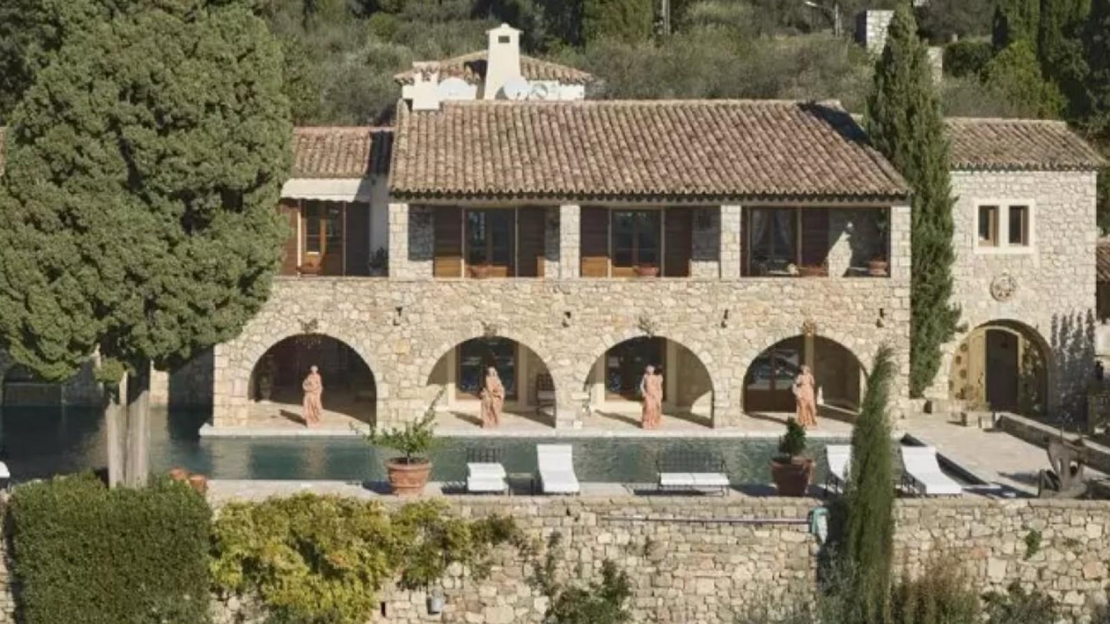 Sur la Côte-d'Azur, l'ancienne maison d'un acteur français est mise en vente pour une coquette somme
