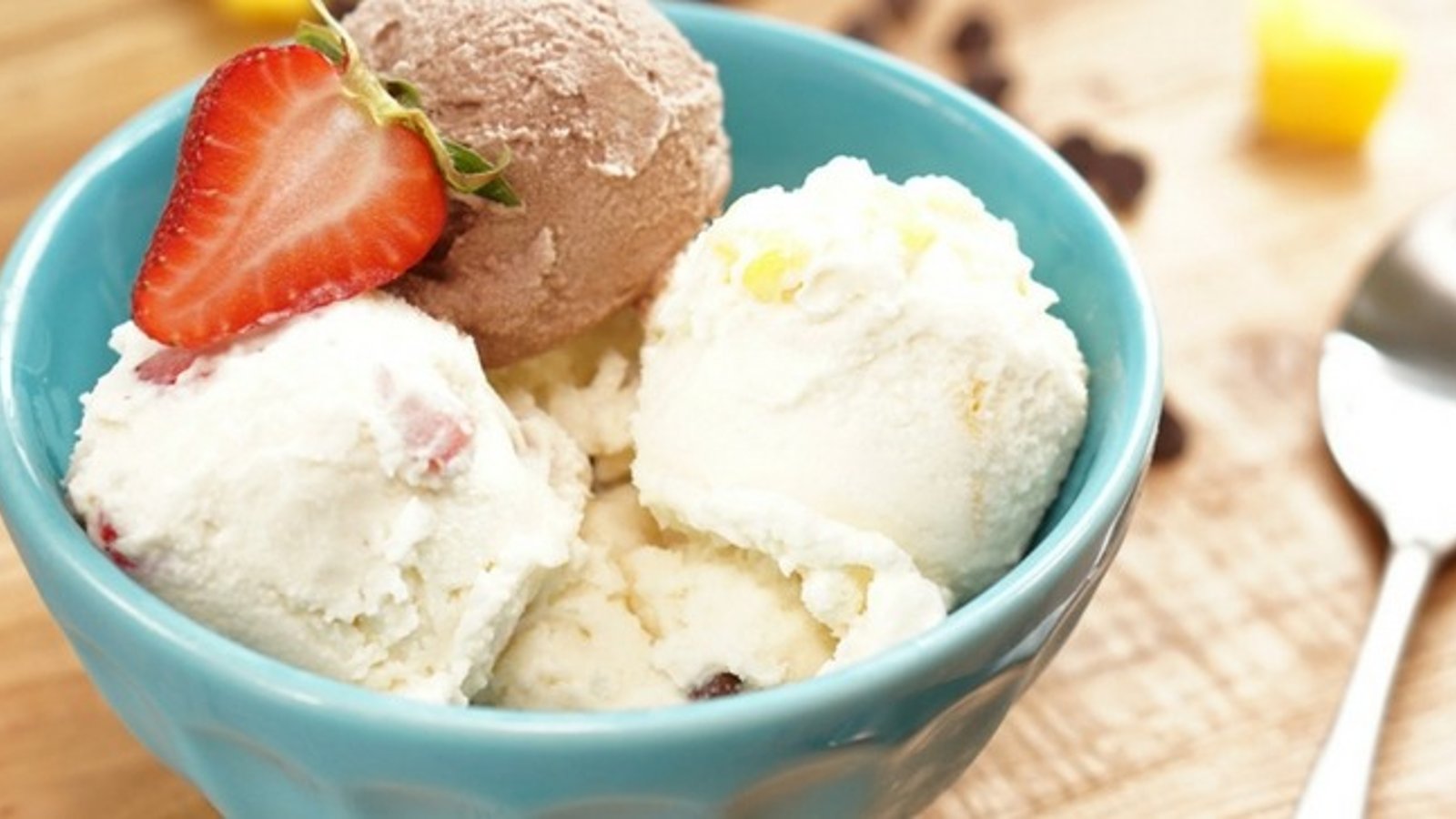 Une manière simple de faire votre propre crème glacée en seulement 10 minutes!