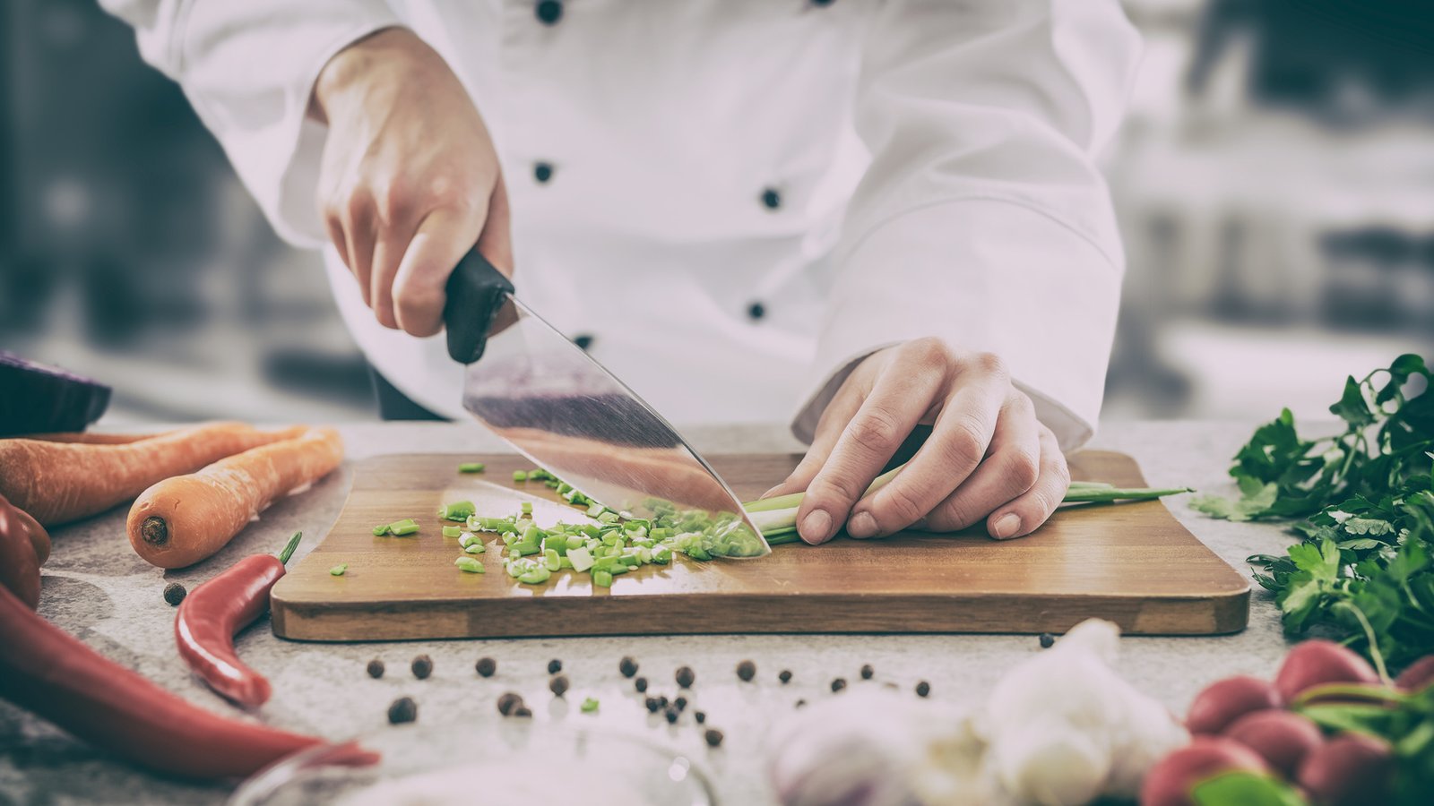 12 astuces que les cuisiniers professionnels utilisent à la maison