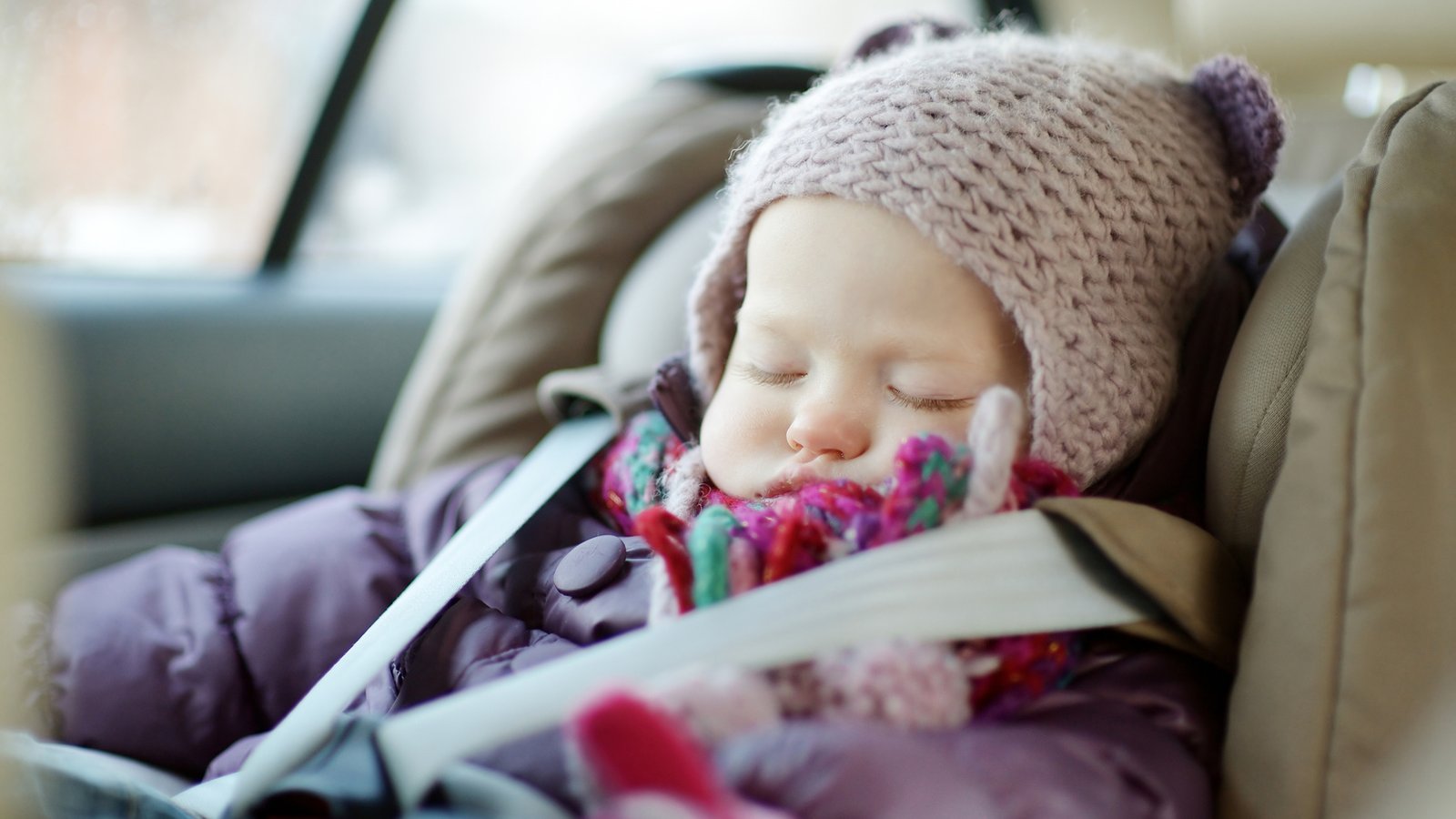 Voici pourquoi vous ne devriez jamais mettre un manteau d'hiver à un bébé en voiture