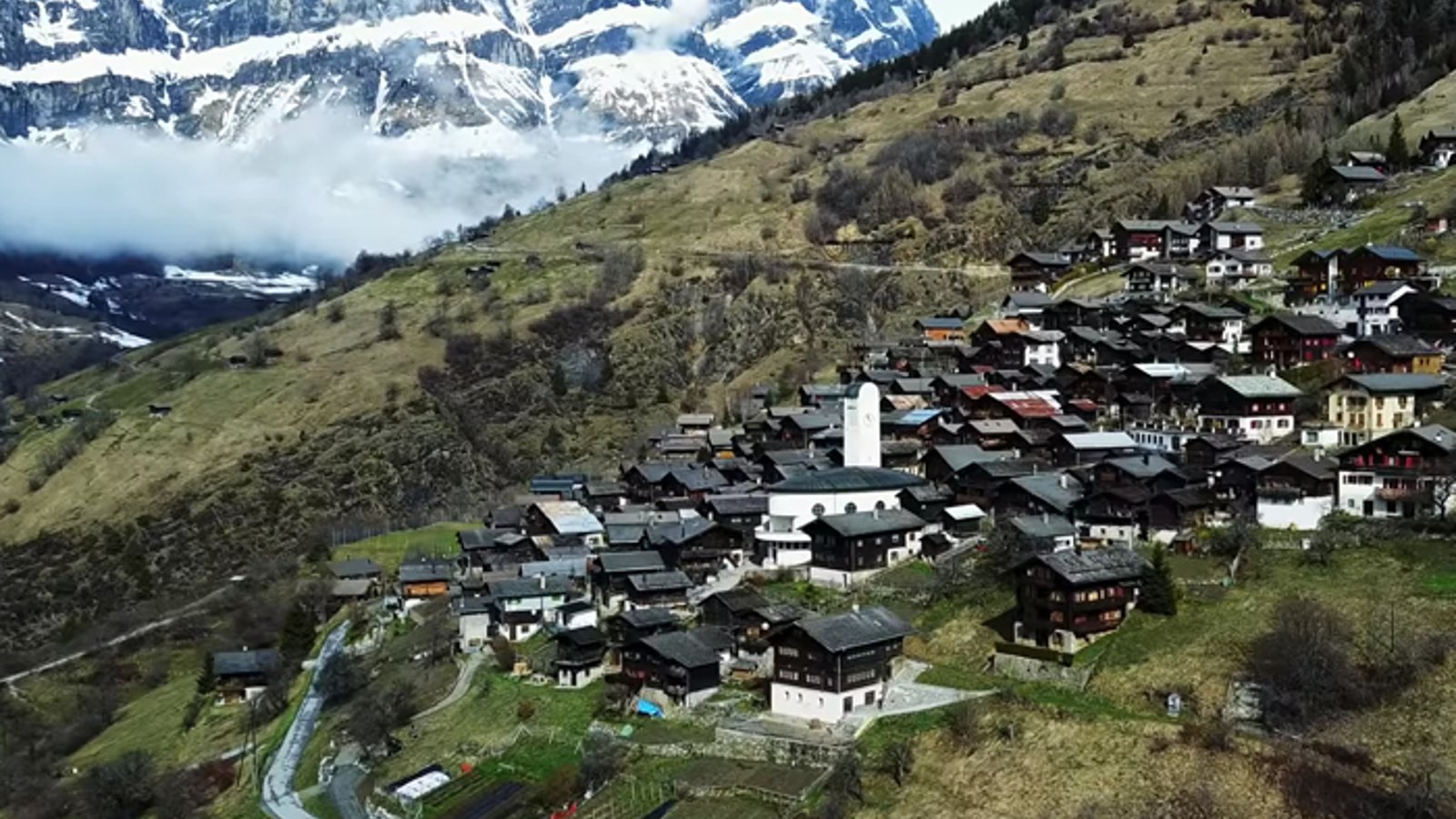 Un village en Suisse vous offre 70 000$ si vous vous y installez!