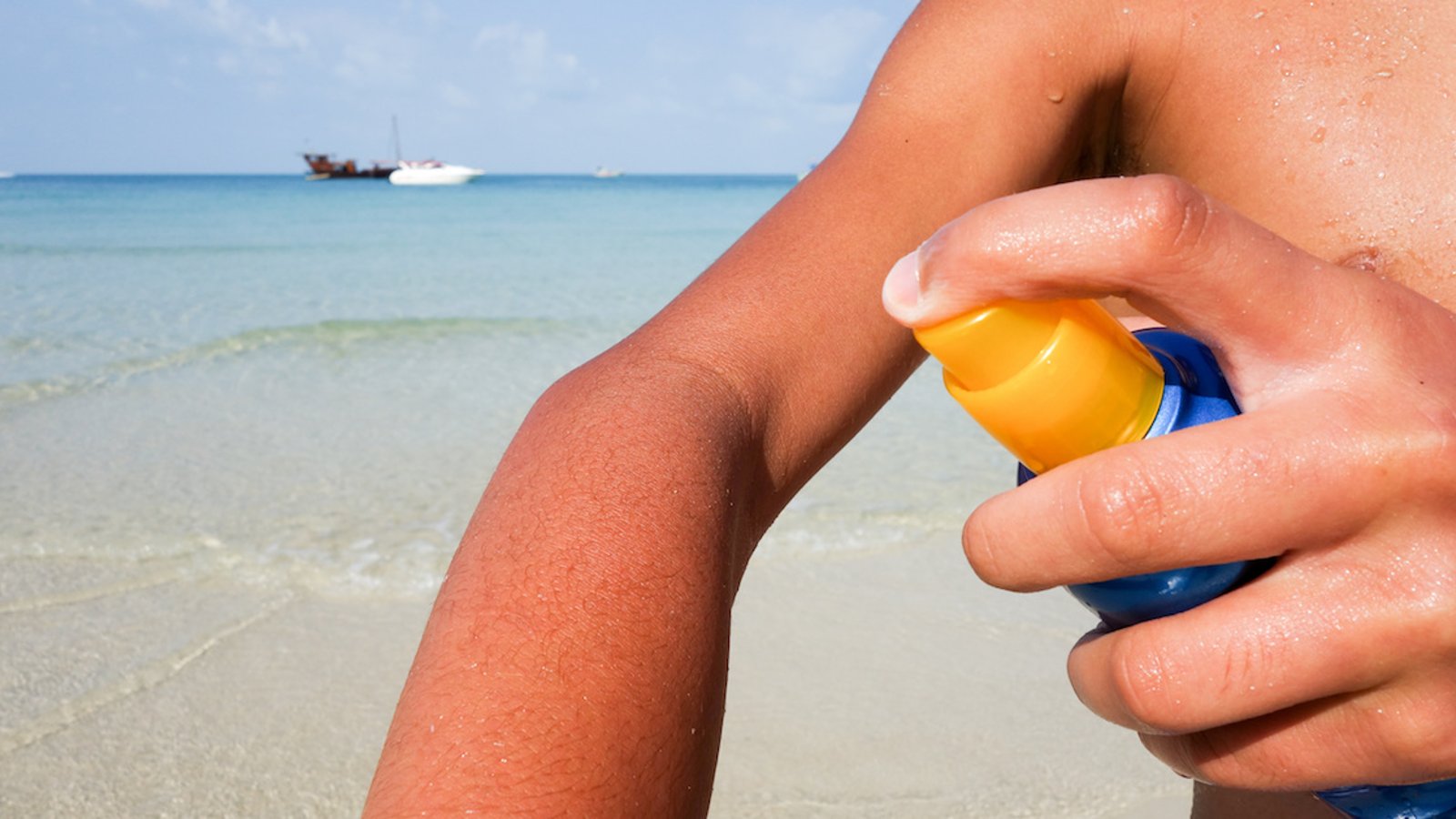 Selon une récente recherche, la crème solaire se retrouve dans notre sang un jour après son application!