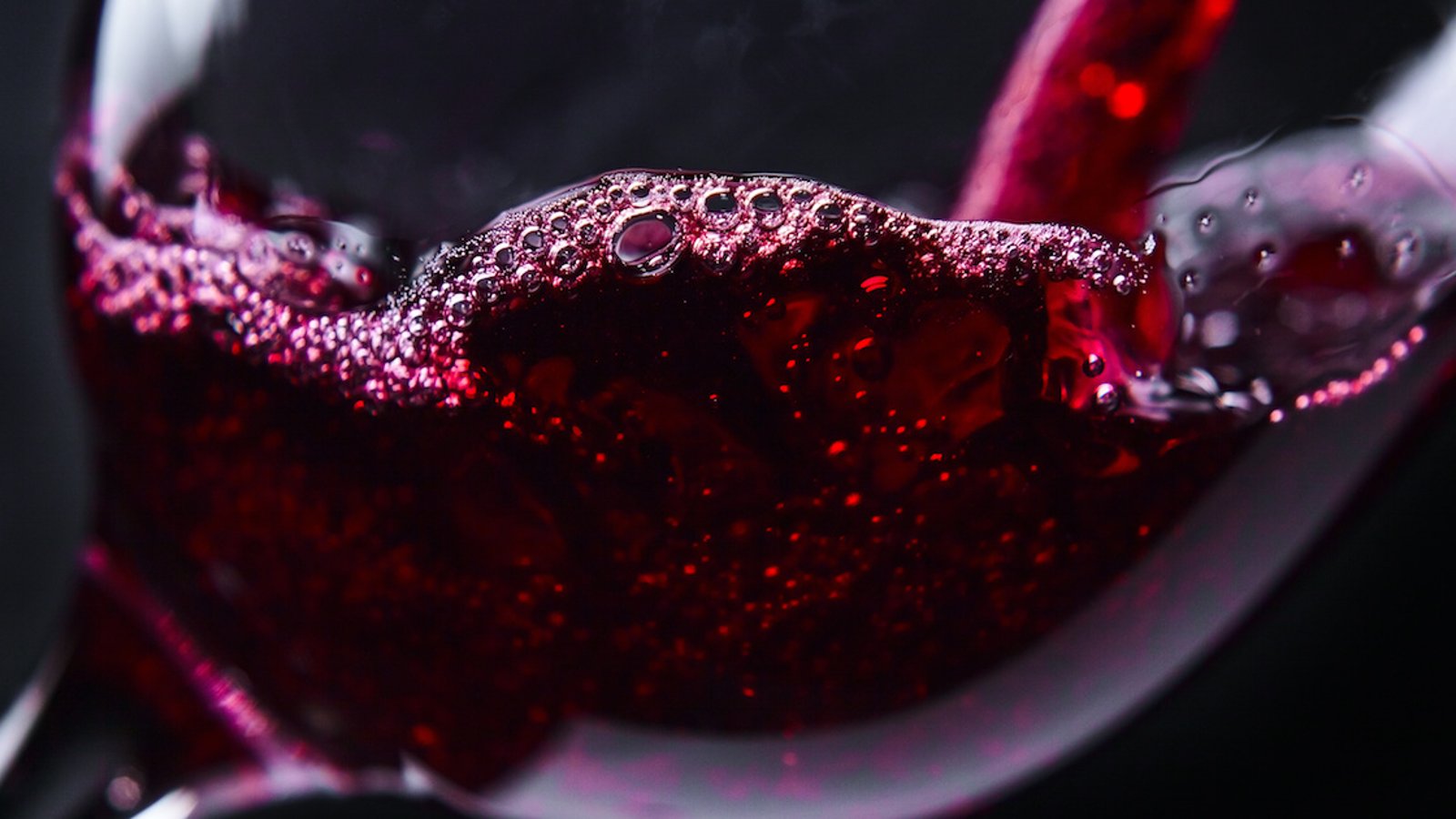 Pour une flore intestinale en santé, il faudrait boire du vin rouge!