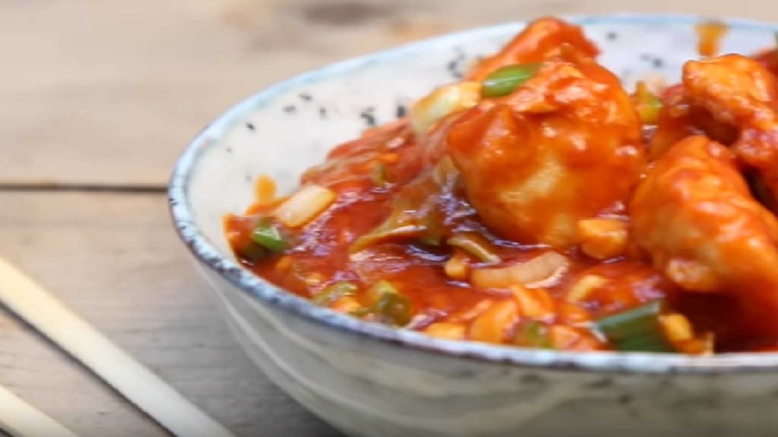 La recette pour faire le meilleur poulet Général Tao à la maison : Infaillible, bien relevé et croustillant à souhait!