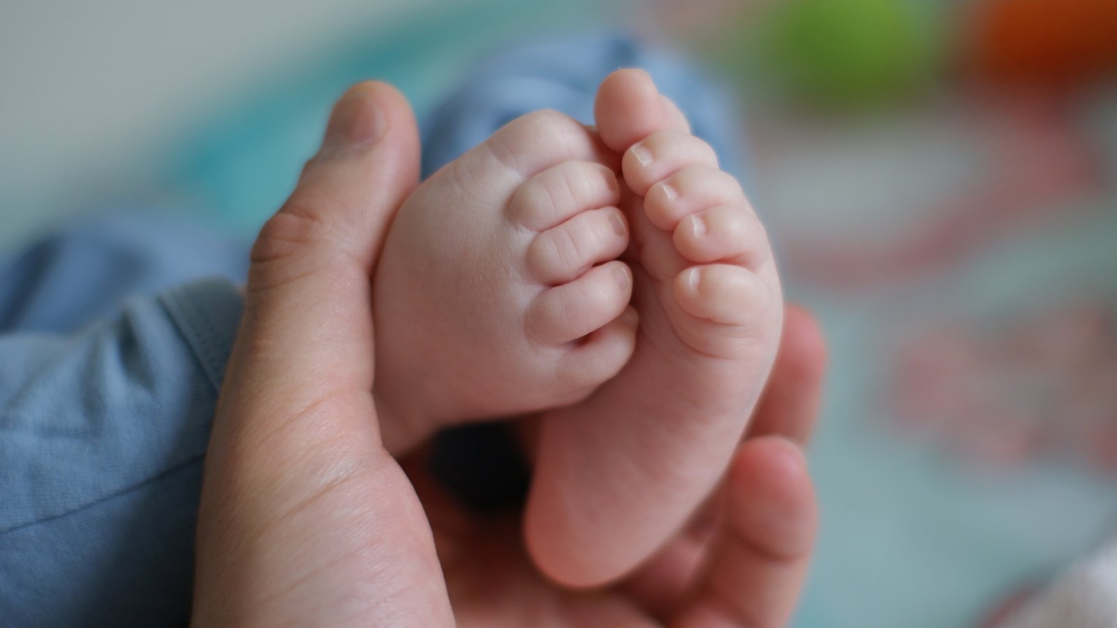Massez ces 7 points sur les pieds de votre bébé pour le calmer