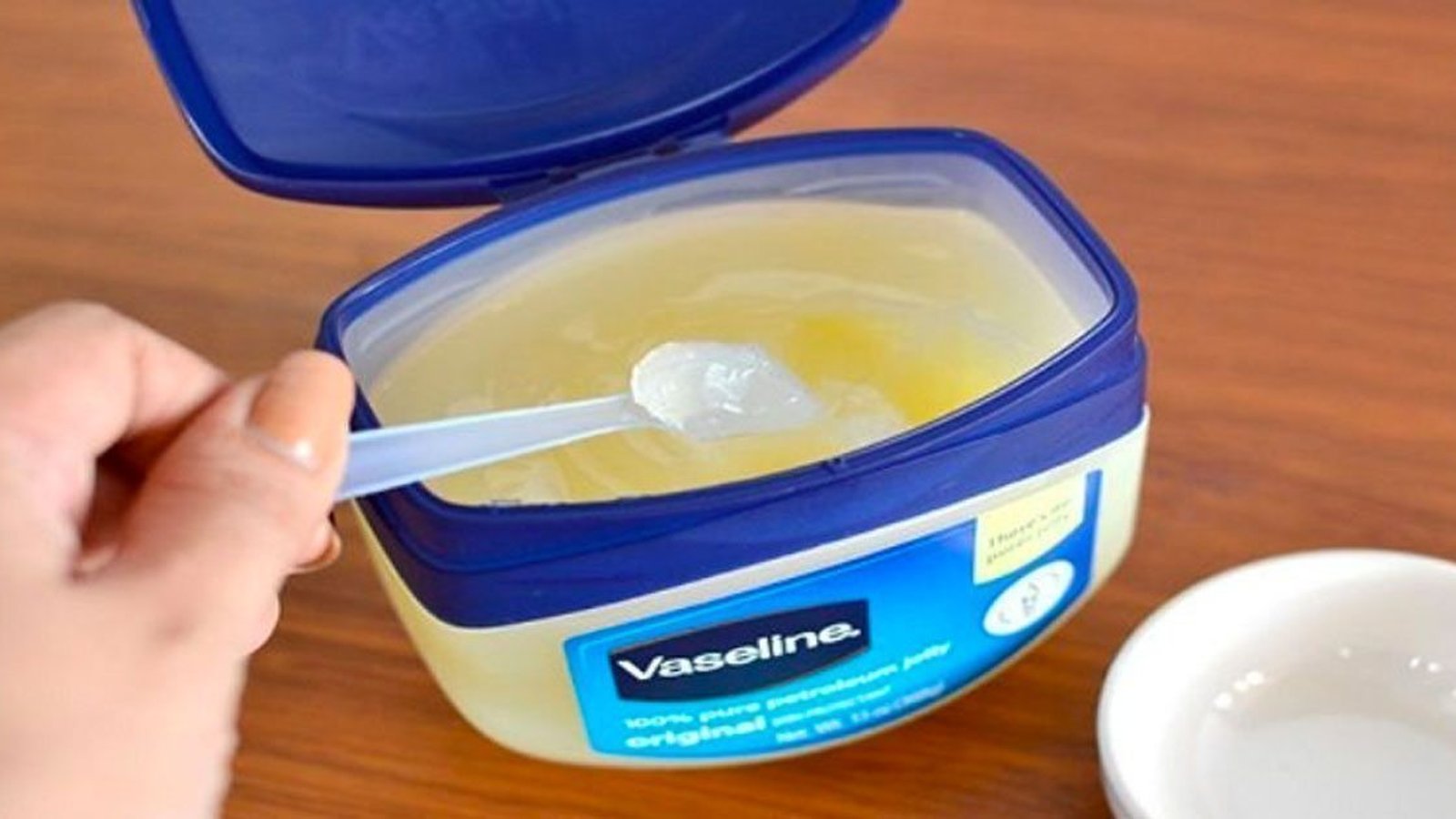 13  usages de la Vaseline auxquels vous n'aviez pas pensé