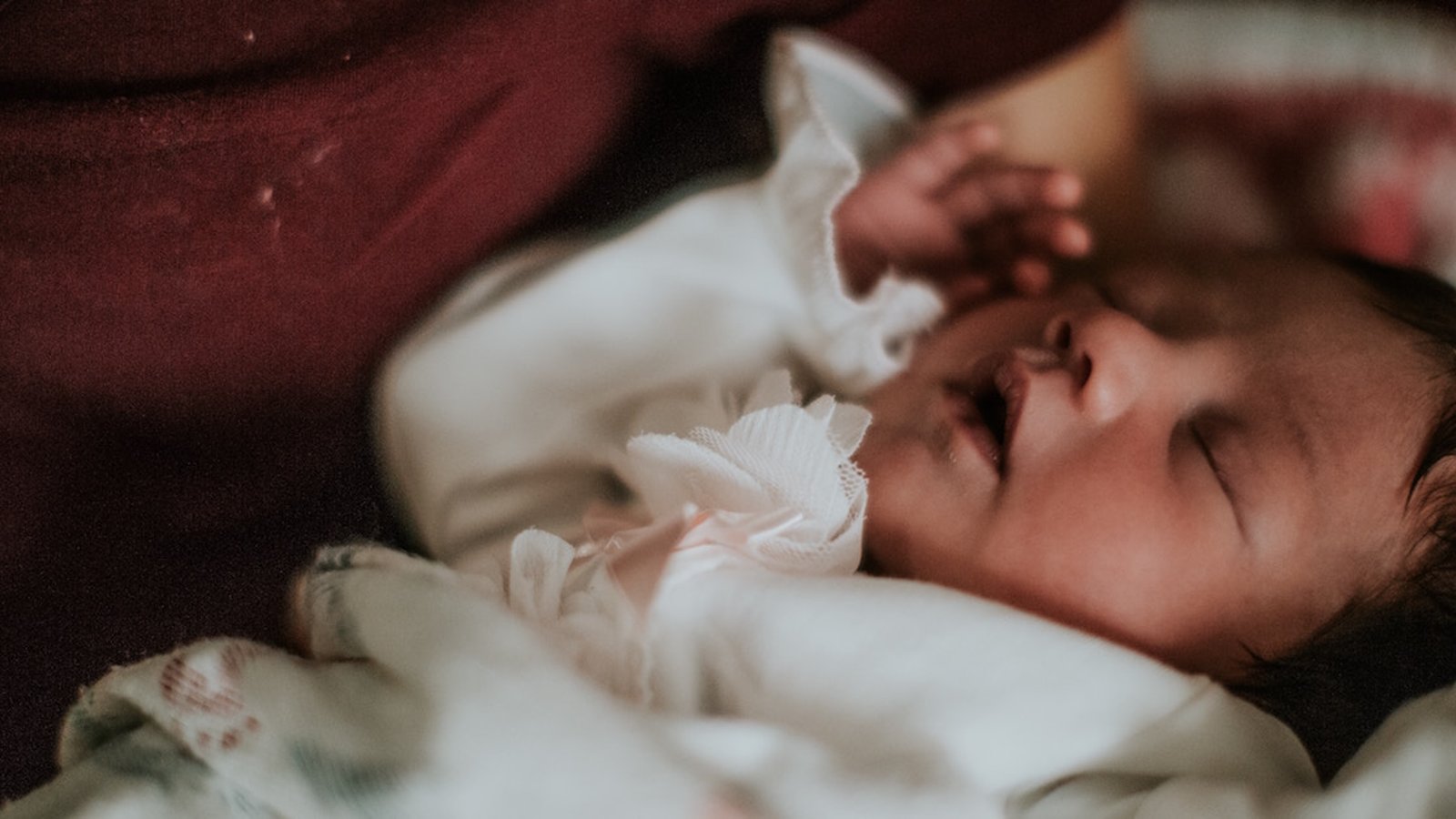 9 règles qu'il faut absolument respecter lorsque nous visitons un nouveau-né
