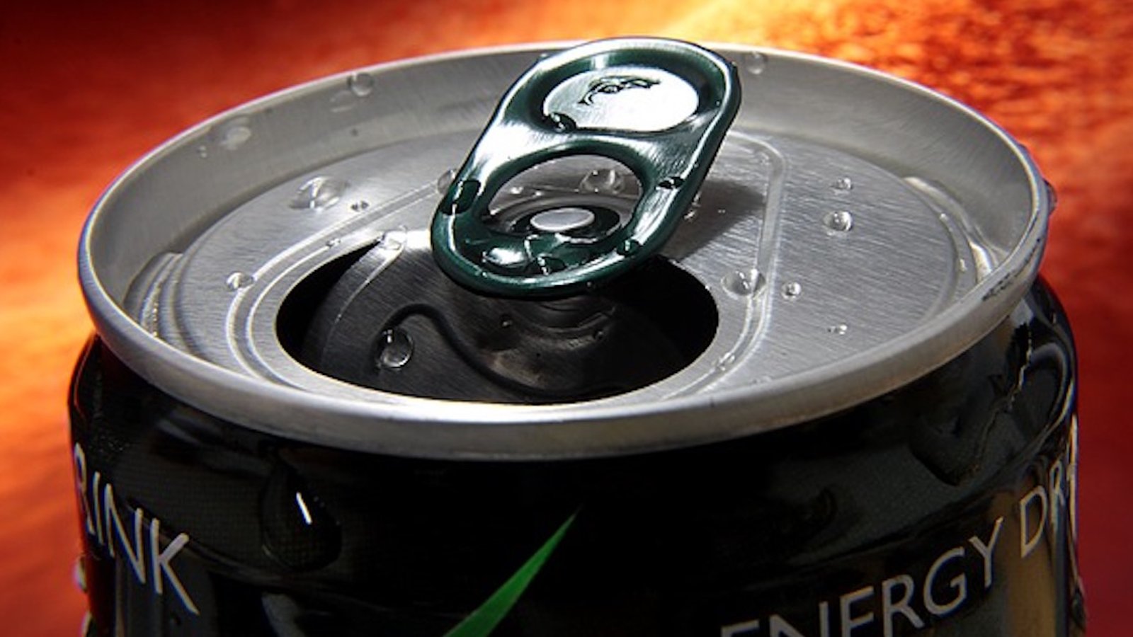 Selon une étude, une seule canette de boisson énergisante pourrait être très dangereuse pour la santé et même la vie!