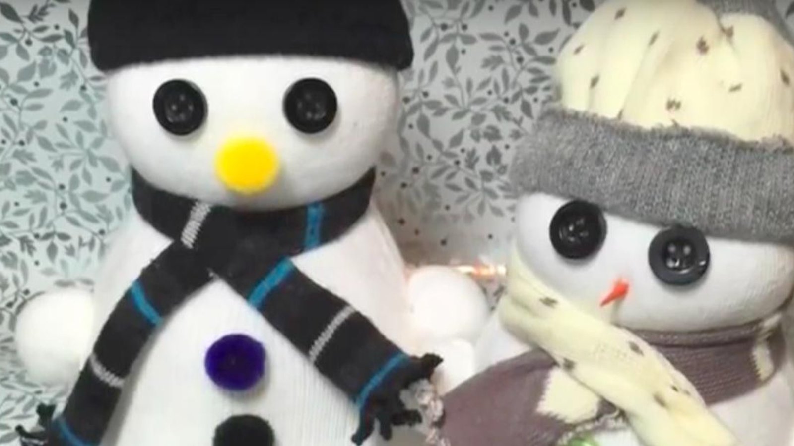 Bricolage hivernal: Comment fabriquer de mignons bonshommes de neige avec des chaussettes