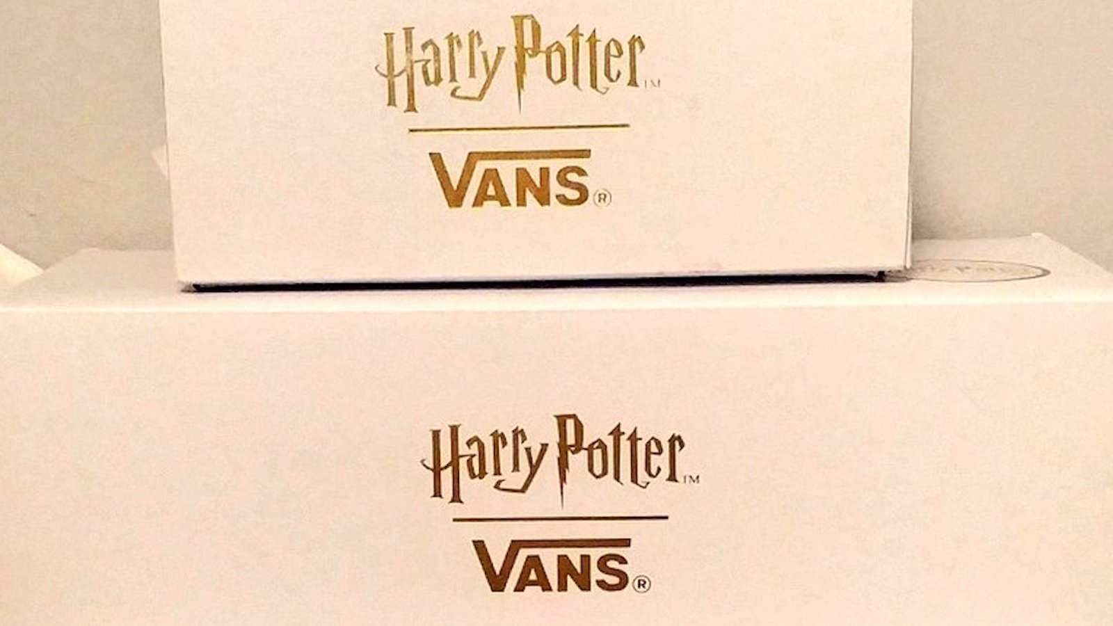 Vans lance une gamme de chaussures, de vêtements et d’accessoires pour les fans d’Harry Potter