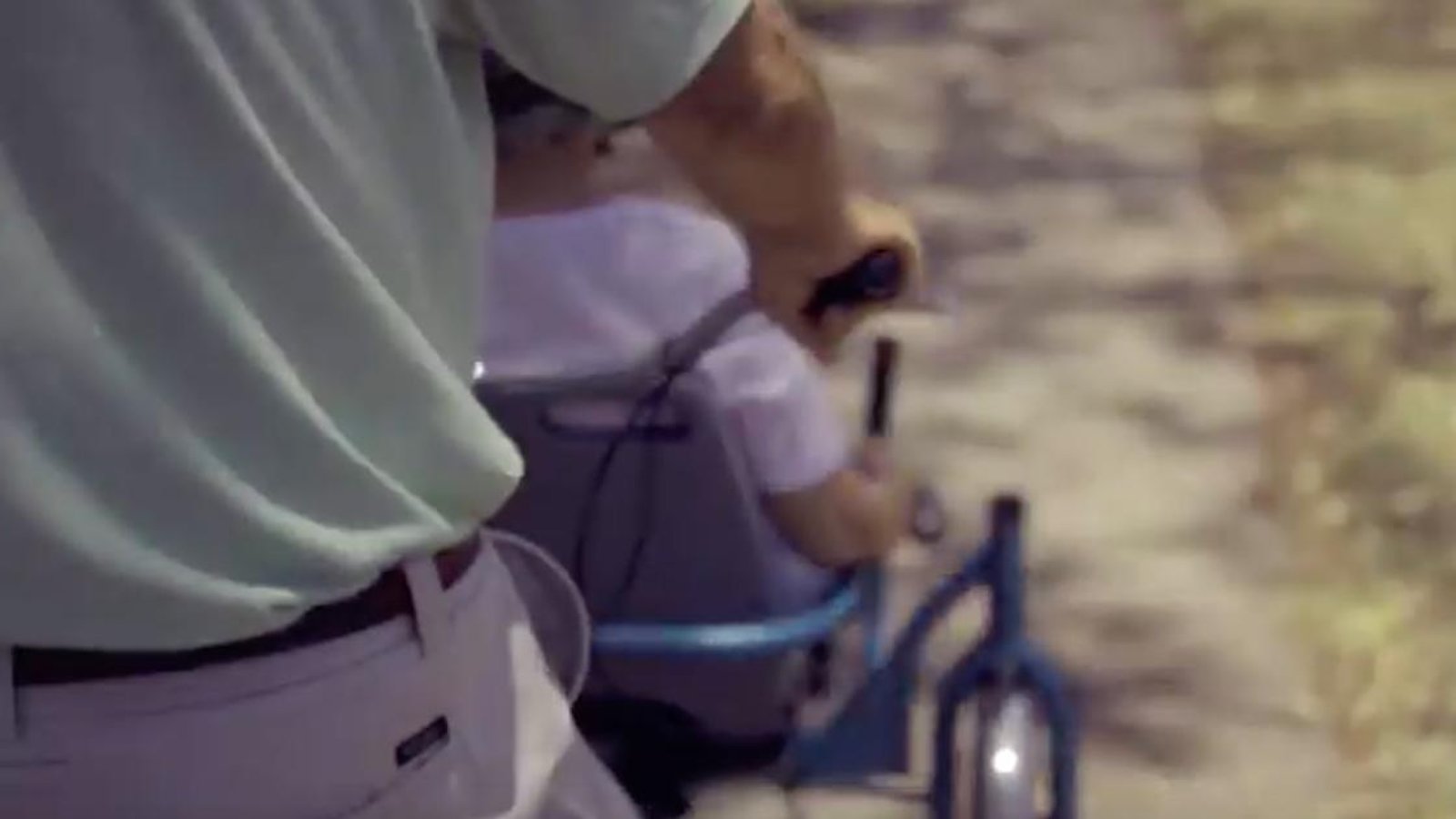 Il fabrique un vélo spécial pour amener son épouse atteinte d’Alzheimer en balade