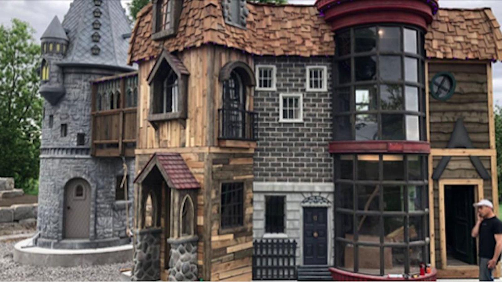 Ces grands-parents géniaux ont construit une maison Harry Potter à leur petite-fille