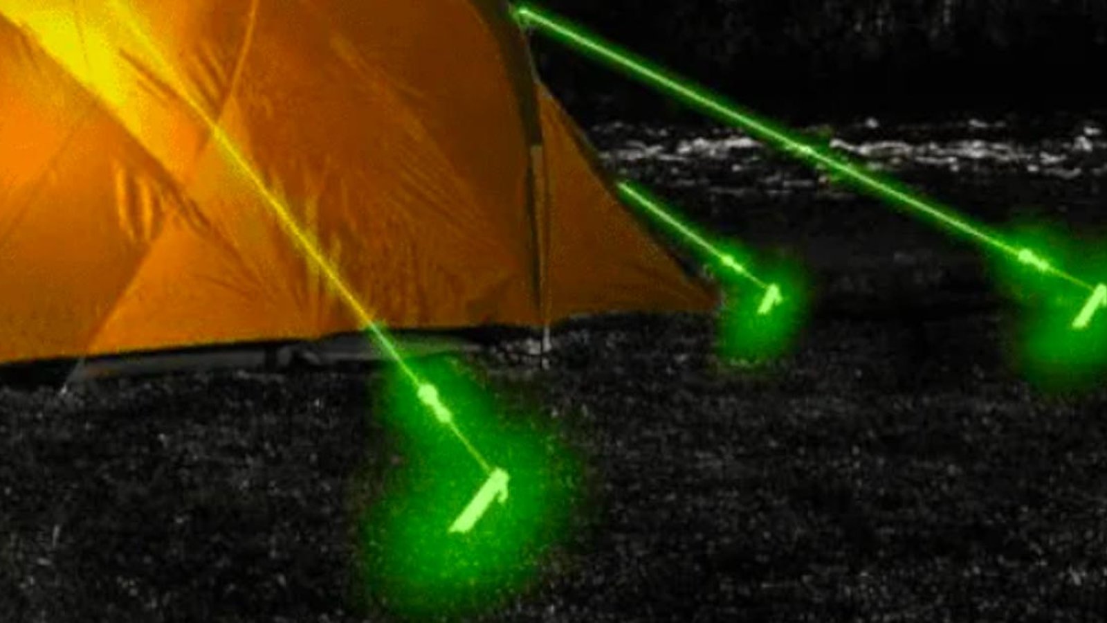 Un item pratique pour le camping: des cordes qui brillent dans la nuit