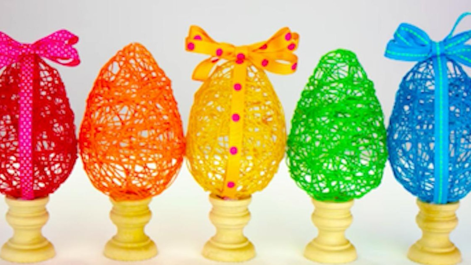 Bricolage de Pâques: voici comment faire des œufs avec de la ficelle et de la colle