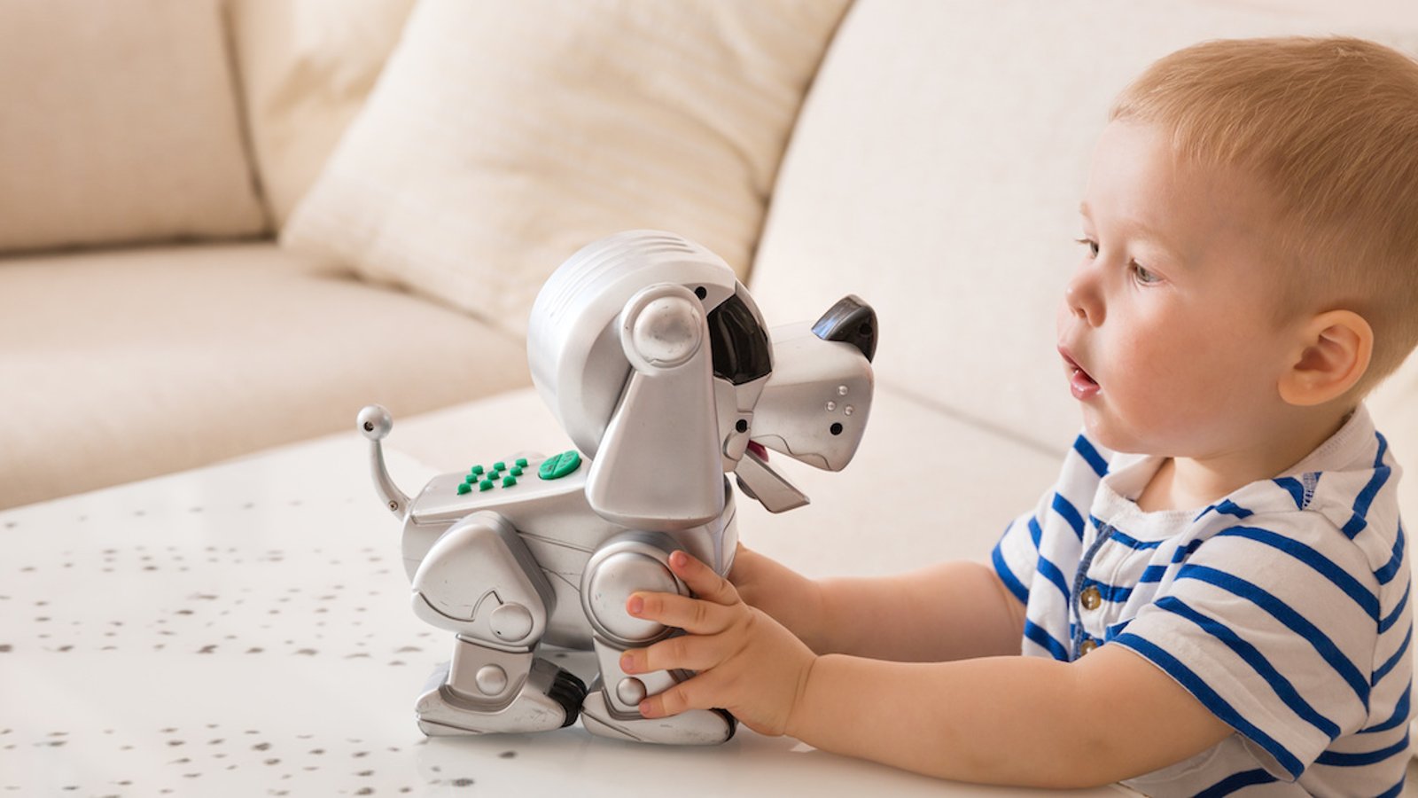 Pourquoi les jouets intelligents ne sont pas les cadeaux à prioriser pour un enfant