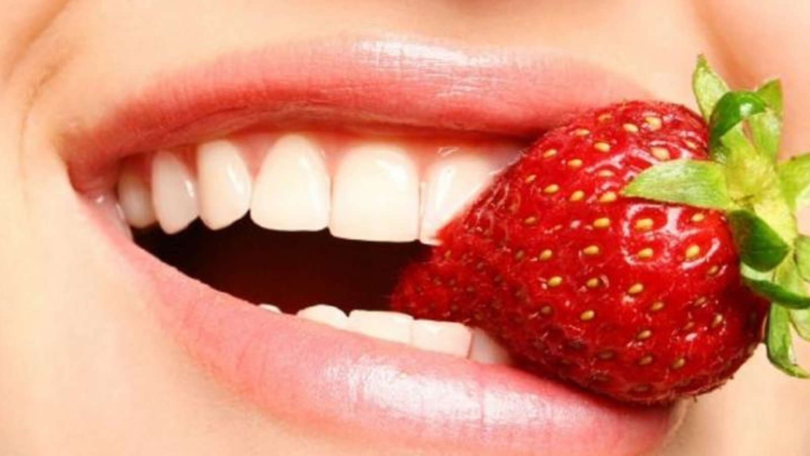 5 aliments que vous adorez, blanchiraient vos dents de façon naturelle! 