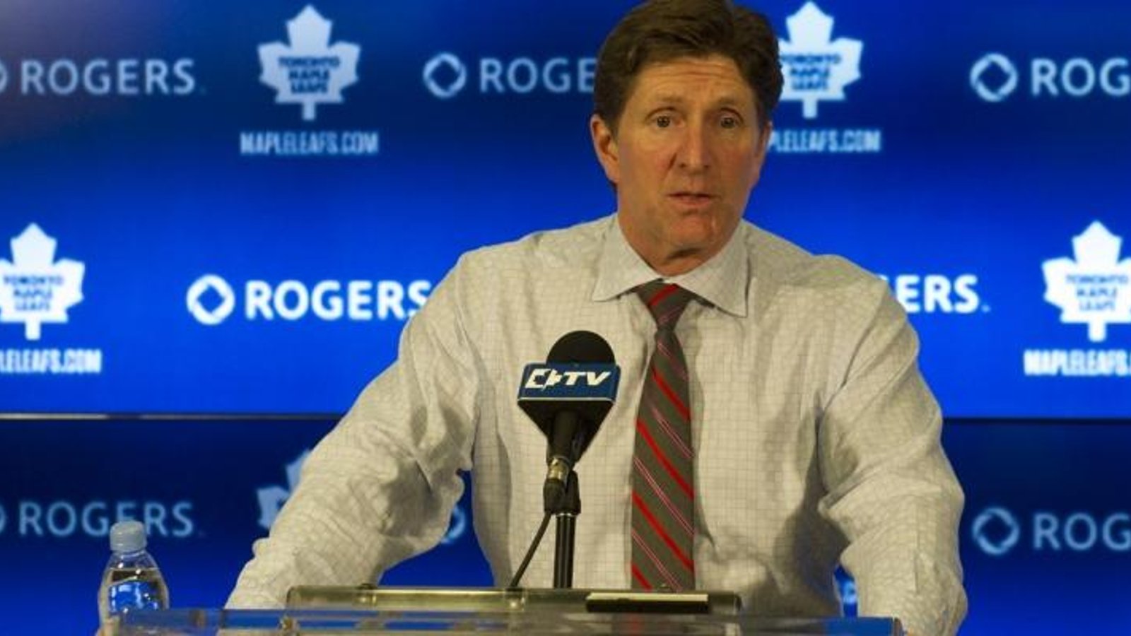 Mike Babcock takes a firm stance on naming new Leafs' captain.