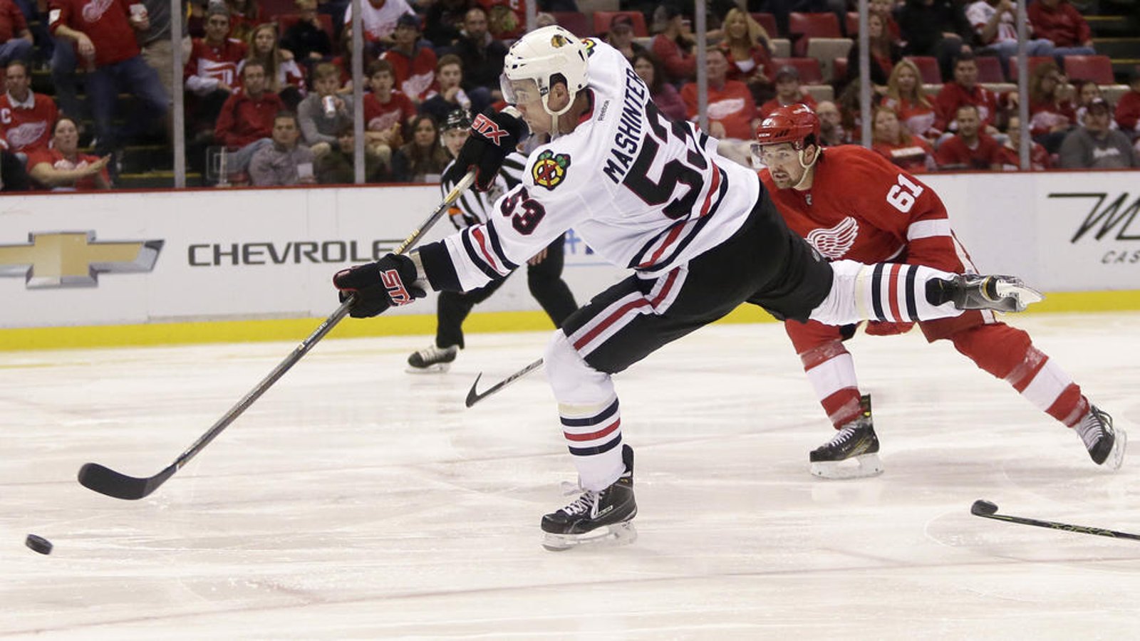 Chicago Blackhawks unable to hold unto puck against Detroit Red Wings