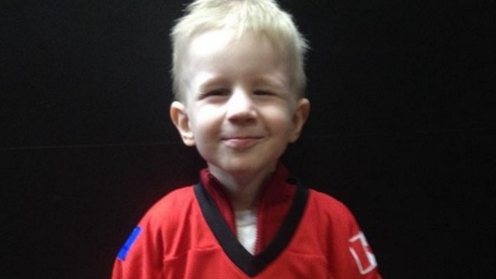 Four-year-old NHL fan with terminal cancer not expected to last the week, but you can help.