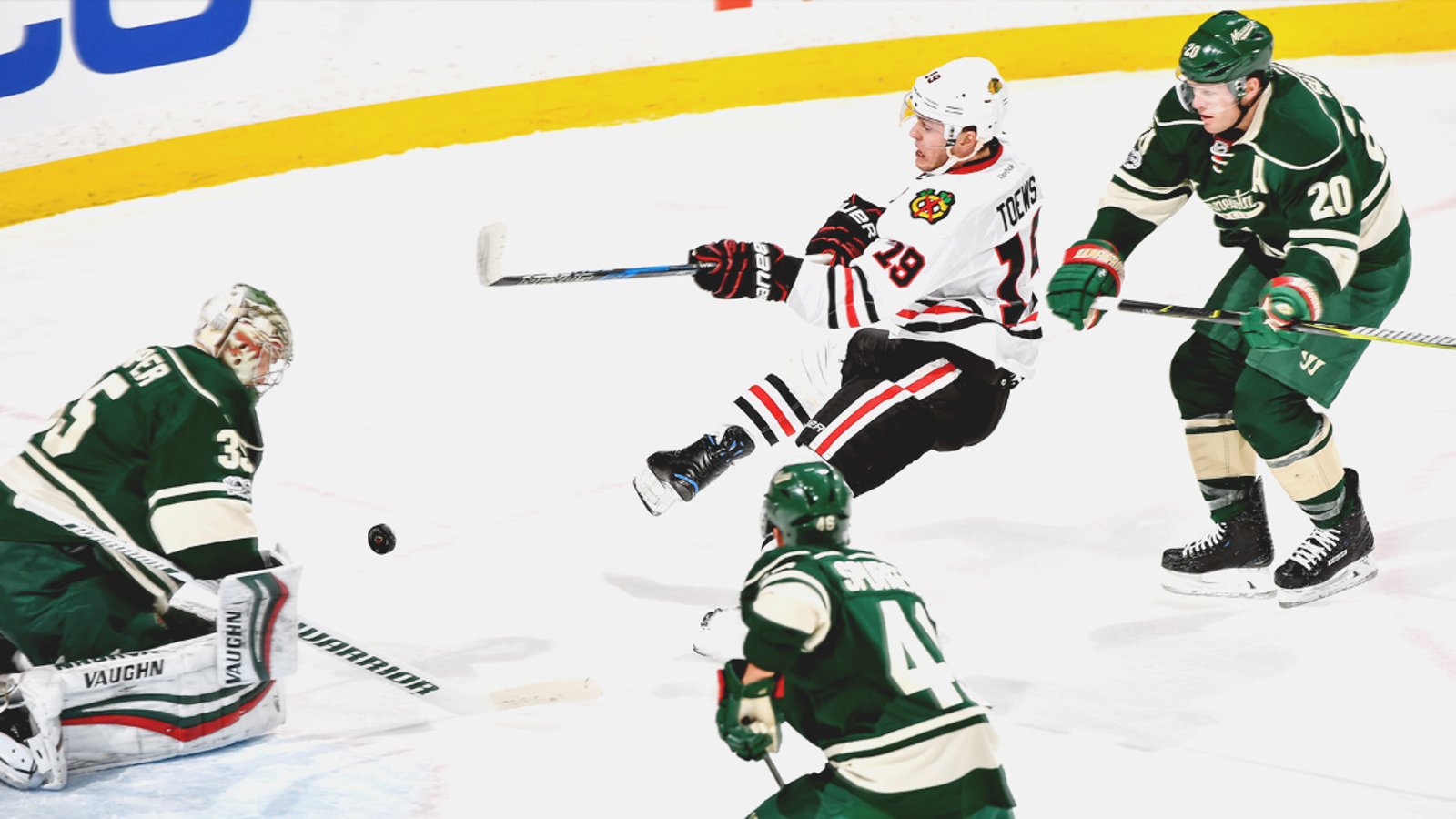 Must See : Epic battle between the Wild and the Blackhawks!