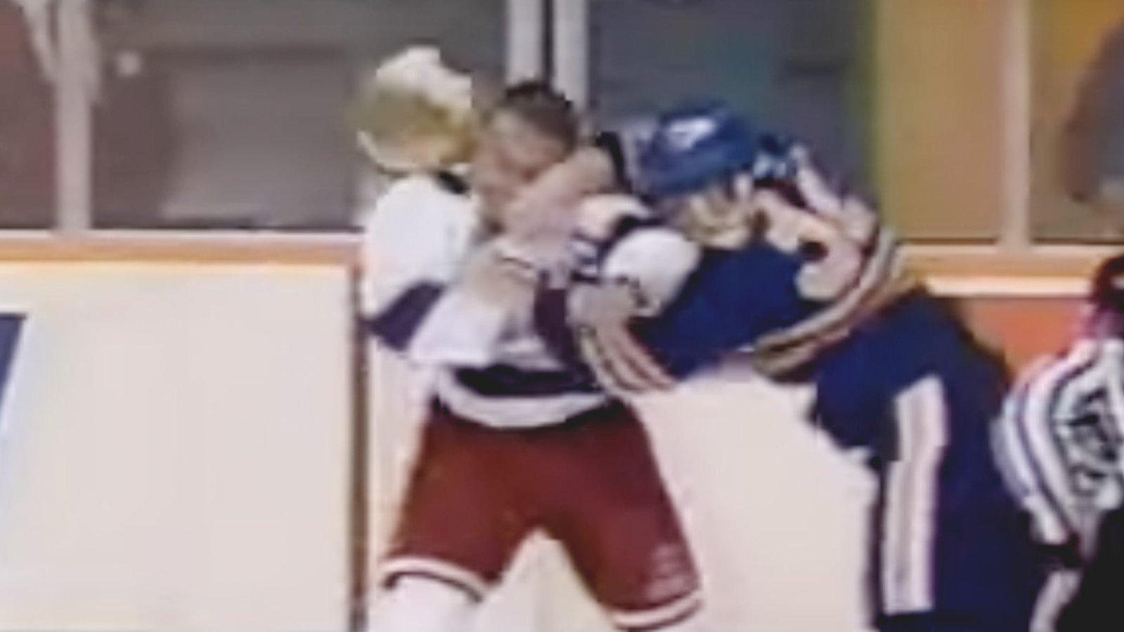 Must see : Rob Ray vs Tie Domi on Feb. 10 1993.