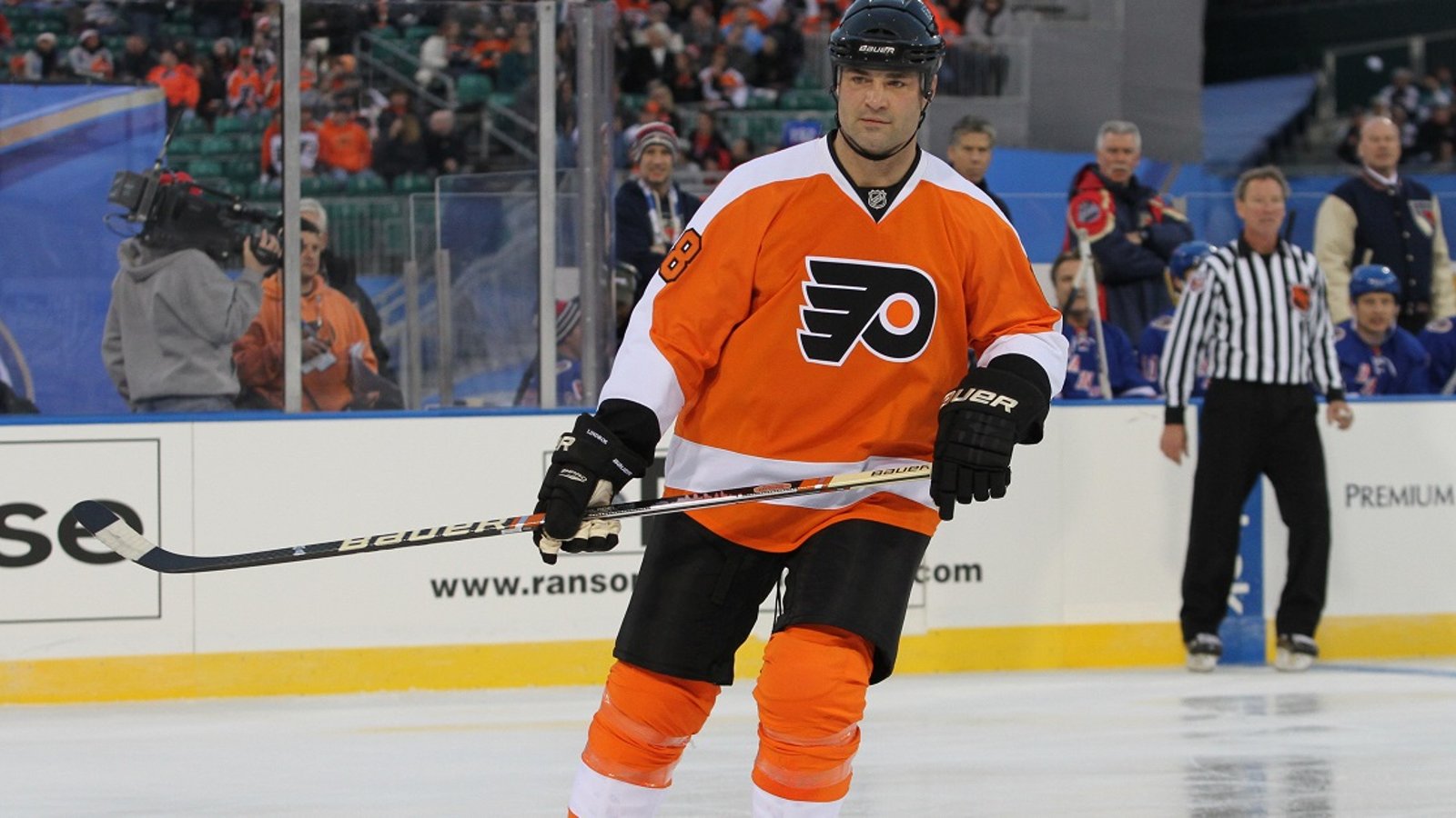 Report: Former Flyers general manager offered Eric Lindros an NHL comeback.