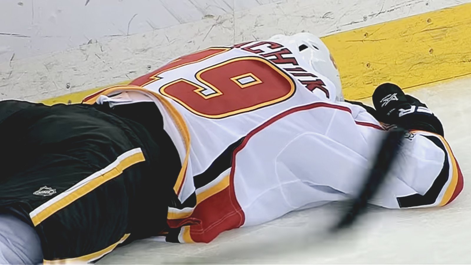 Calder trophy contender is down after taking elbow to the face!