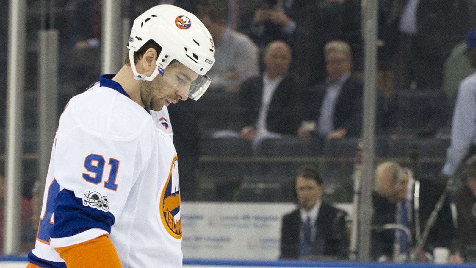 Tavares calls negotiations with Islanders “complicated“