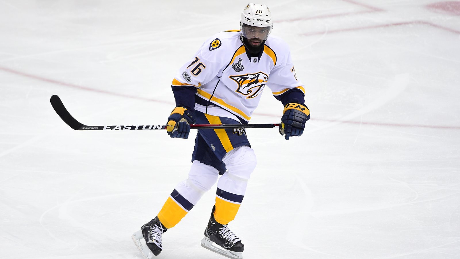 Must See: PK Subban poses for photo with NBA legend