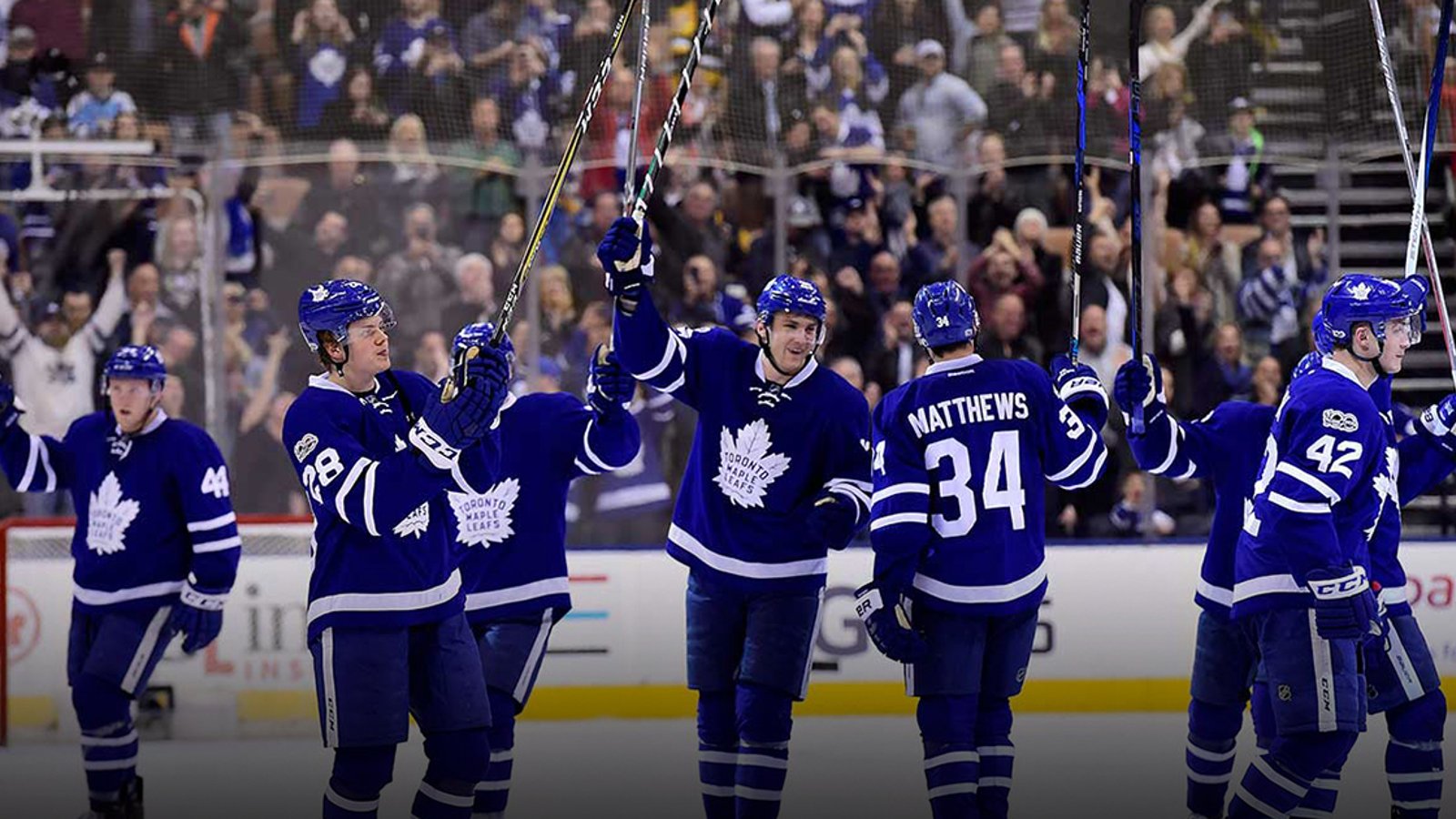 Leafs player passes two NHL legends