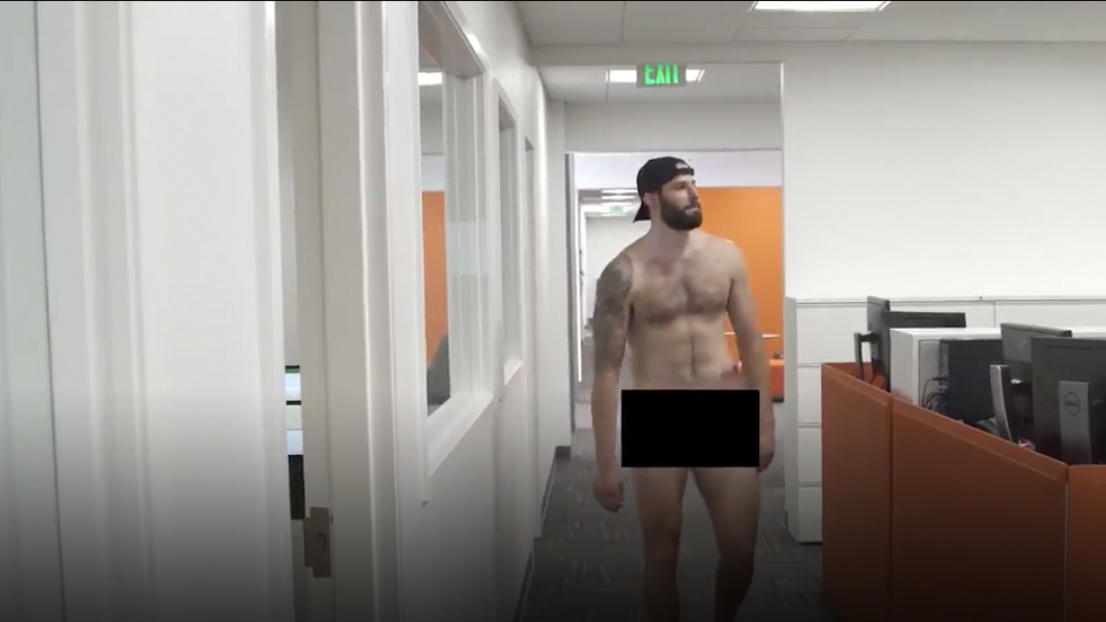 Must see: Kesler celebrates the NHL's 100th anniversary in his birthday suit!