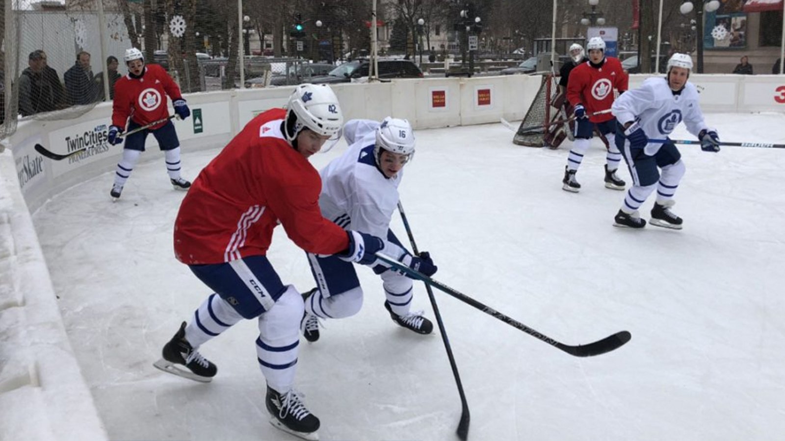 Report: Leafs reset with outdoor 3 on 3 tournament