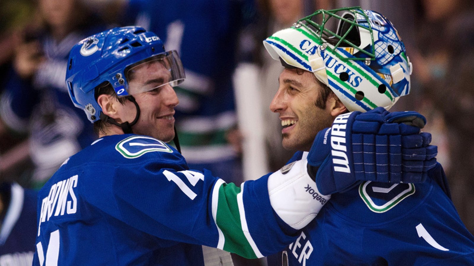 Luongo throws shade at Canucks fans?