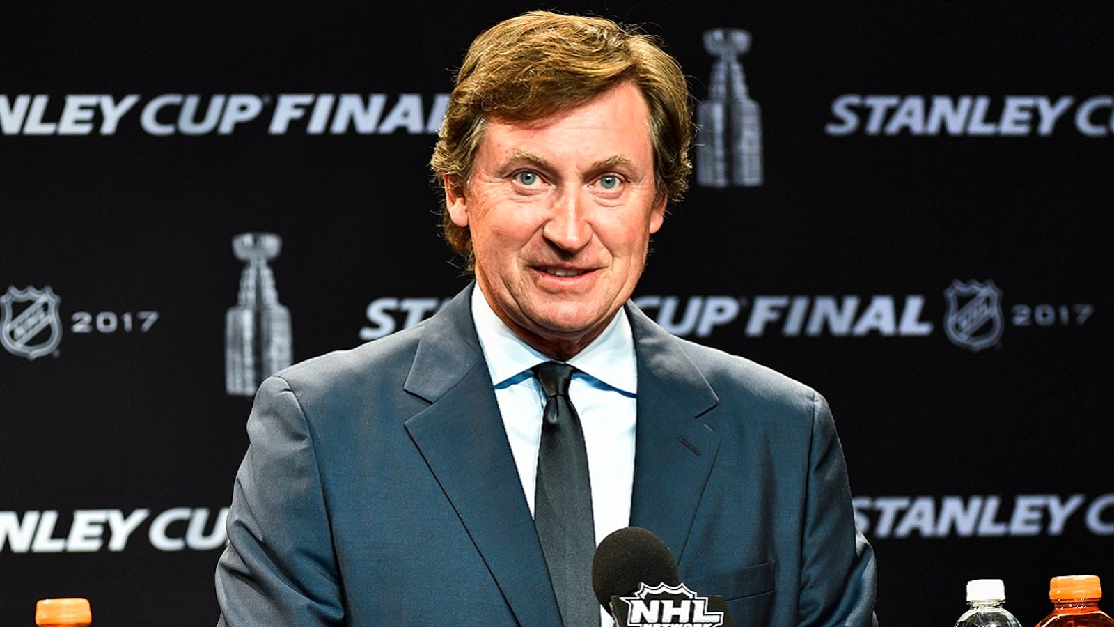 Oilers make 2 roster changes amidst major pressure from Katz and Gretzky.