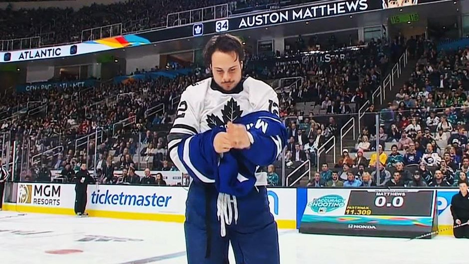 Matthews will auction off Marleau tribute jersey for charity 