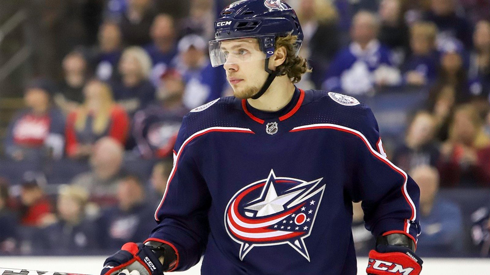 Breaking: Artemi Panarin leaves the ice, unable to put weight on his leg.