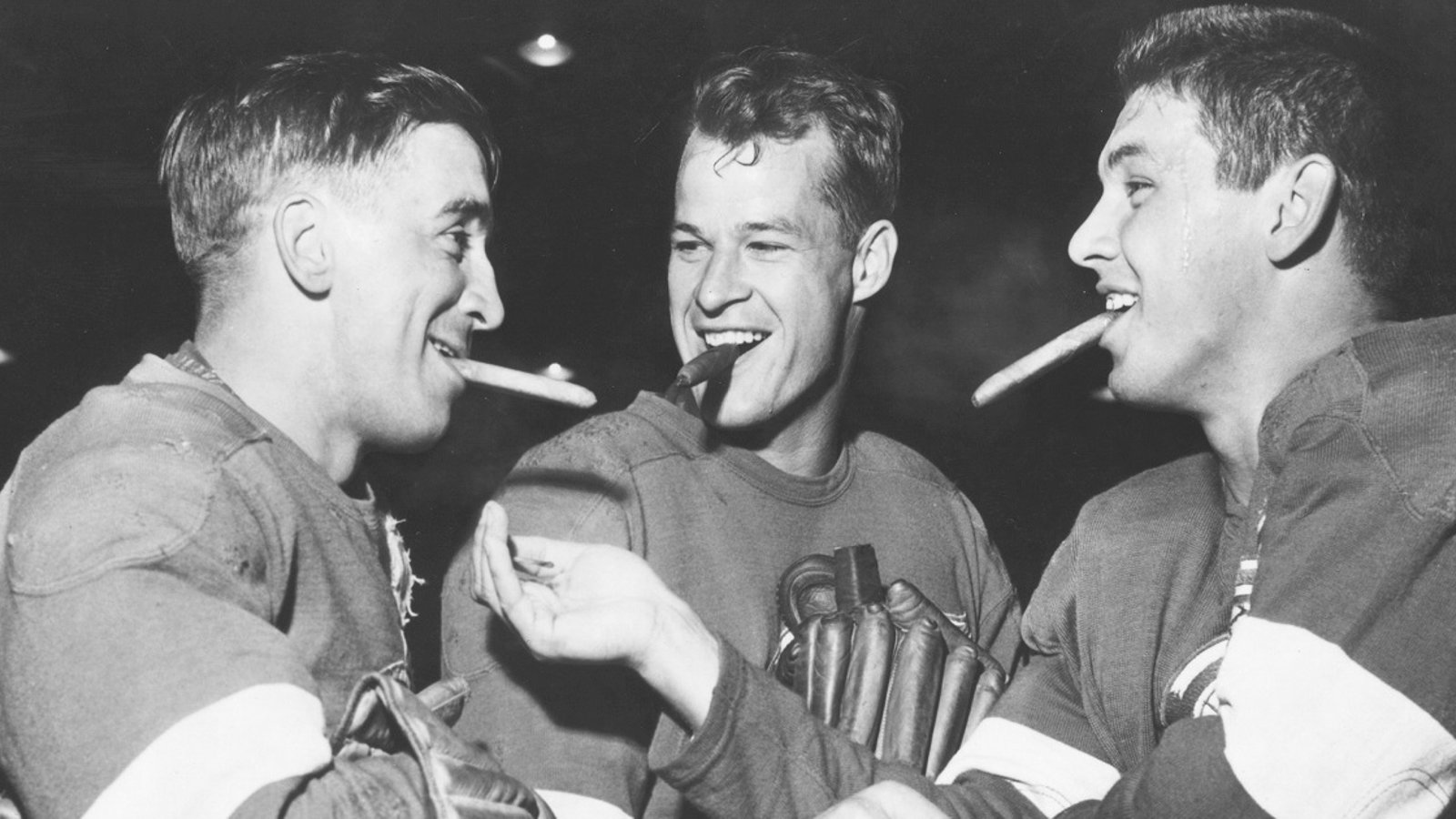 Hallf of Famer Ted Lindsay has passed away.