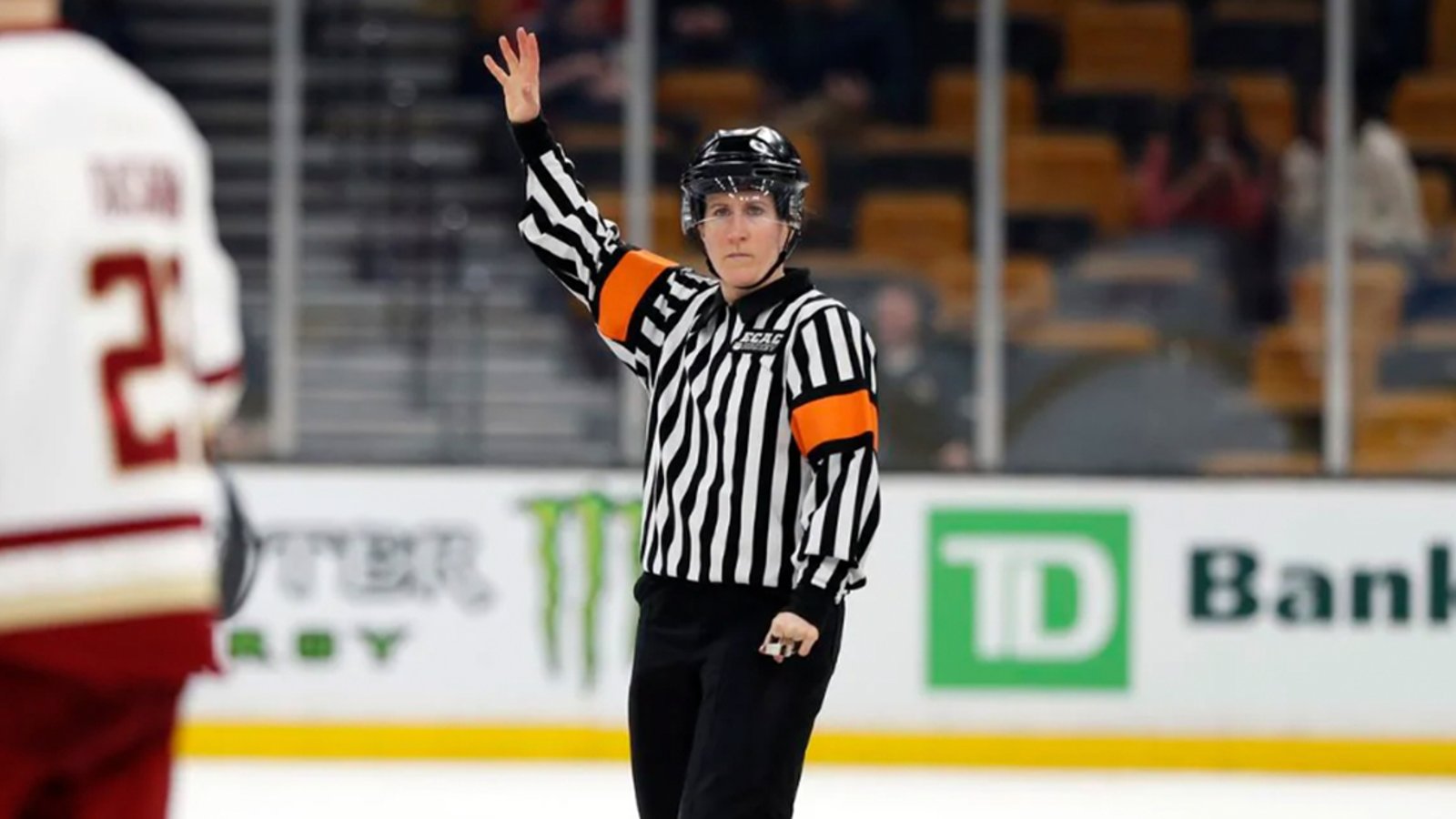 Report: Female referees coming to NHL