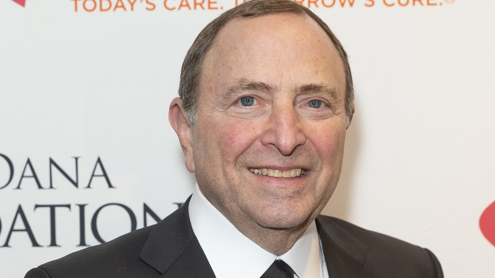 Steve Simmonds calls out Bettman, Fehr, for 'disgrace' at Ted Lindsay's funeral.