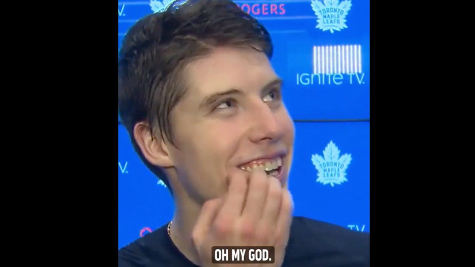 Watch Mitch Marner’s priceless reaction to a reporter using a selfie stick