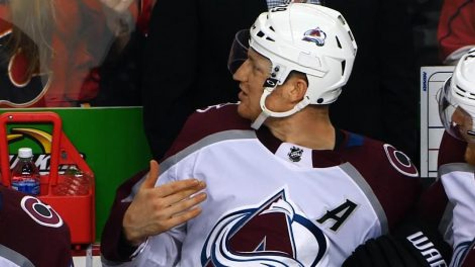 MacKinnon apologizes for looking like an idiot, explains outburst at head coach Bednar